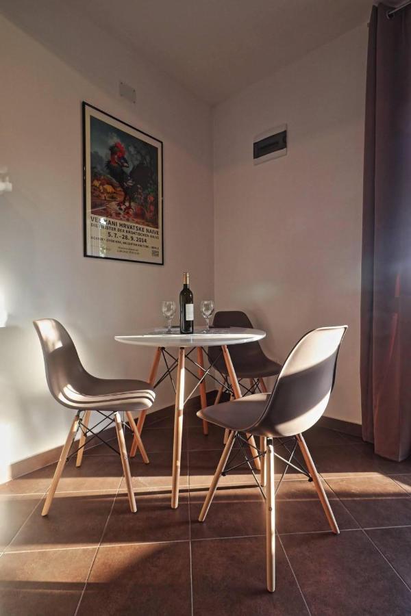 Apartman Studio Pesja オミサリ エクステリア 写真